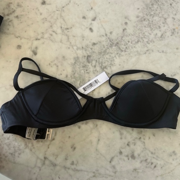 Monica Hansen brand new bikini - Picture 5 of 5